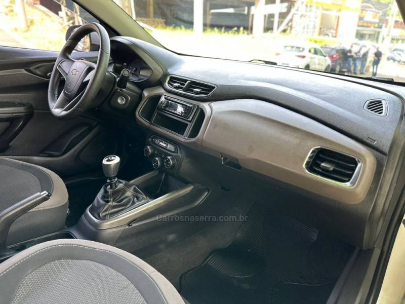 CHEVROLET - PRISMA - 2013/2013 - Prata - R$ 48.900,00