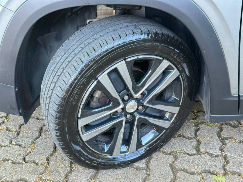 CHEVROLET - TRACKER - 2023/2024 - Prata - R$ 104.900,00