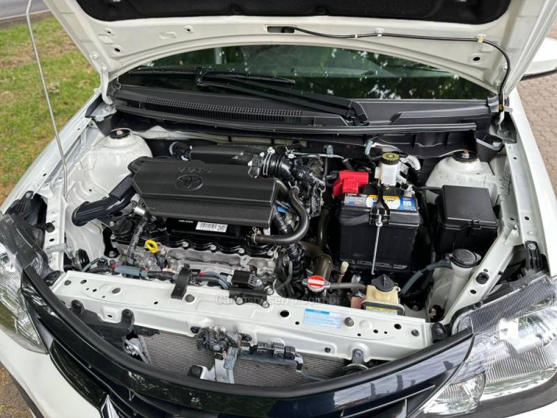 TOYOTA - ETIOS - 2019/2020 - Branca - R$ 72.900,00