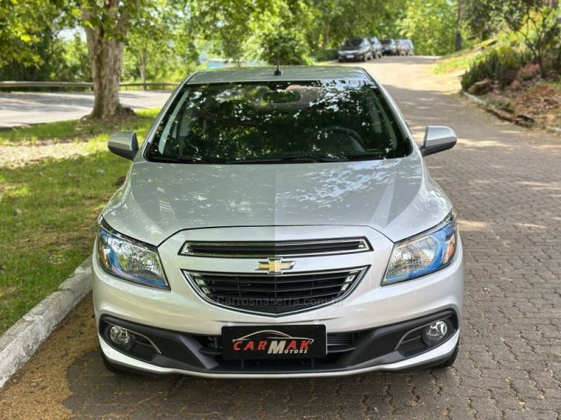 CHEVROLET - PRISMA - 2013/2013 - Prata - R$ 48.900,00