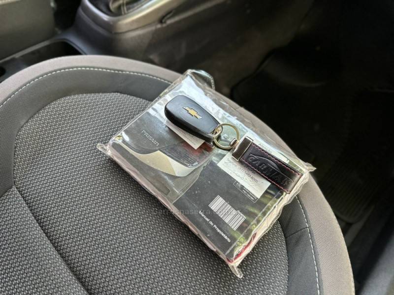 CHEVROLET - PRISMA - 2013/2013 - Prata - R$ 48.900,00