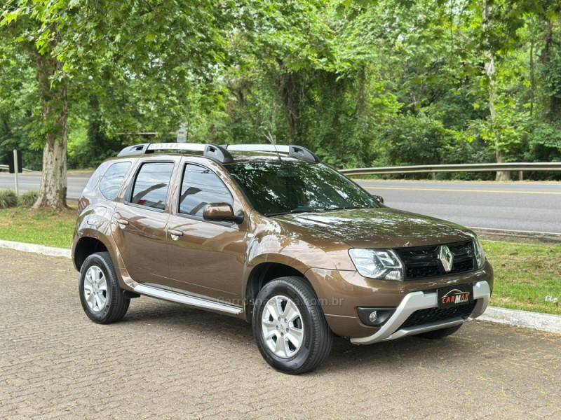 RENAULT - DUSTER - 2015/2016 - Marrom - R$ 66.900,00