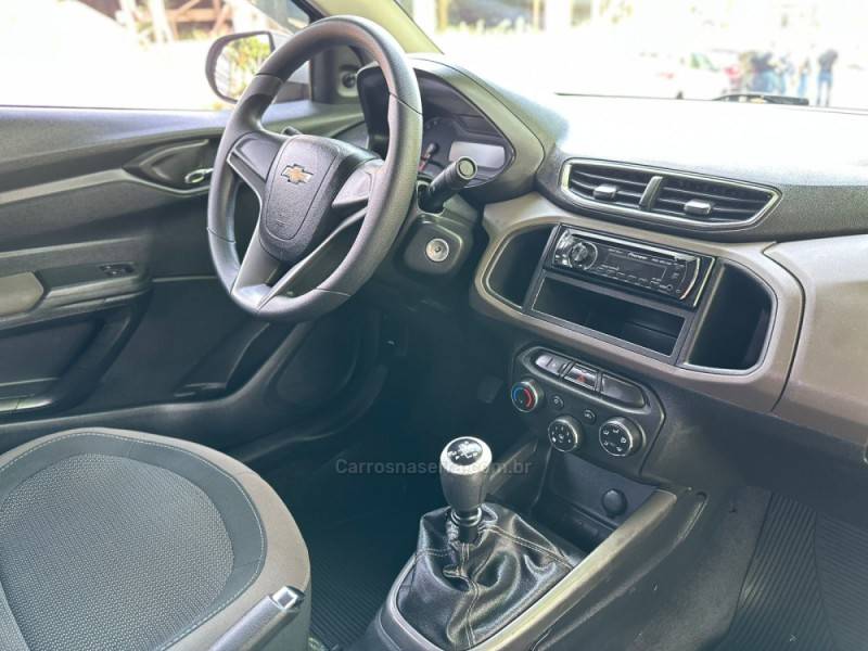 CHEVROLET - PRISMA - 2013/2013 - Prata - R$ 48.900,00