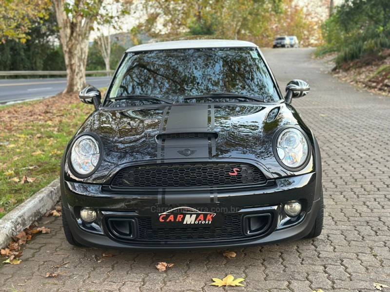 MINI - COOPER - 2013/2013 - Preta - R$ 75.900,00