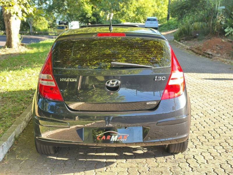 HYUNDAI - I30 - 2009/2010 - Preta - R$ 48.900,00