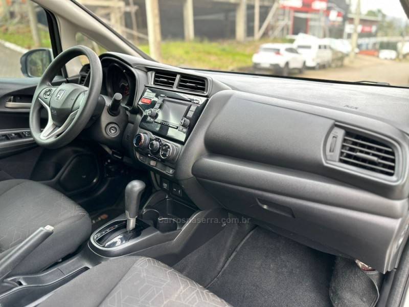 HONDA - FIT - 2015/2015 - Branca - R$ 69.900,00
