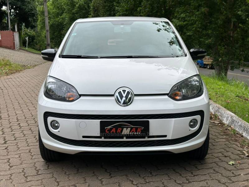 VOLKSWAGEN - UP - 2016/2017 - Branca - R$ 56.900,00