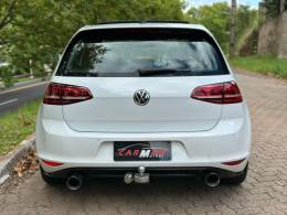 VOLKSWAGEN - GOLF - 2015/2016 - Branca - R$ 145.900,00