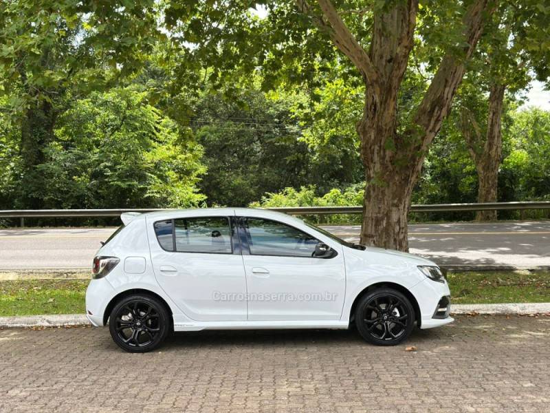 RENAULT - SANDERO - 2015/2016 - Branca - R$ 61.900,00
