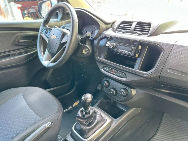 CHEVROLET - SPIN - 2023/2024 - Branca - R$ 84.900,00