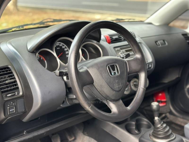 HONDA - FIT - 2007/2008 - Prata - R$ 35.900,00
