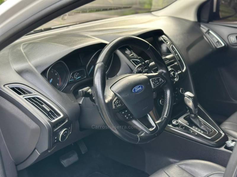 FORD - FOCUS - 2019/2019 - Branca - R$ 79.900,00