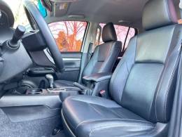 TOYOTA - HILUX - 2021/2021 - Branca - R$ 227.900,00