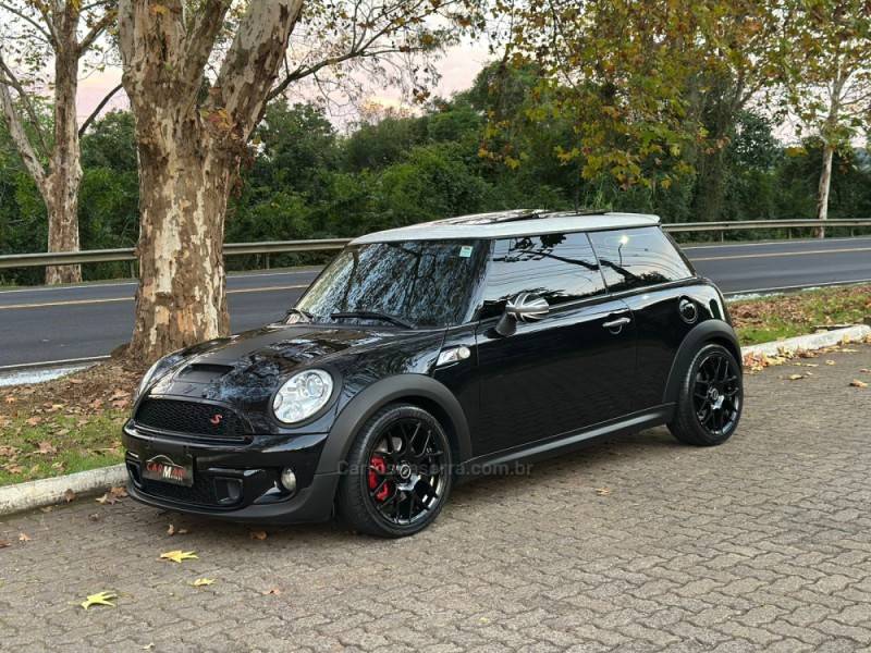 MINI - COOPER - 2013/2013 - Preta - R$ 75.900,00