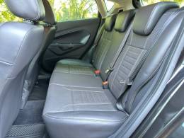 FORD - FIESTA - 2016/2017 - Preta - R$ 59.900,00