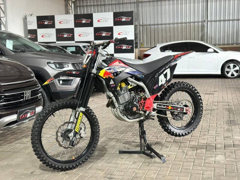 HONDA - CRF 250F - 2020/2020 - Preta - R$ 35.900,00