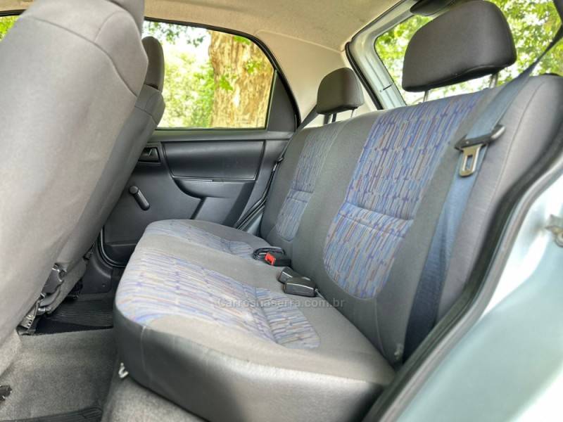 CHEVROLET - CELTA - 2010/2010 - Prata - R$ 29.900,00