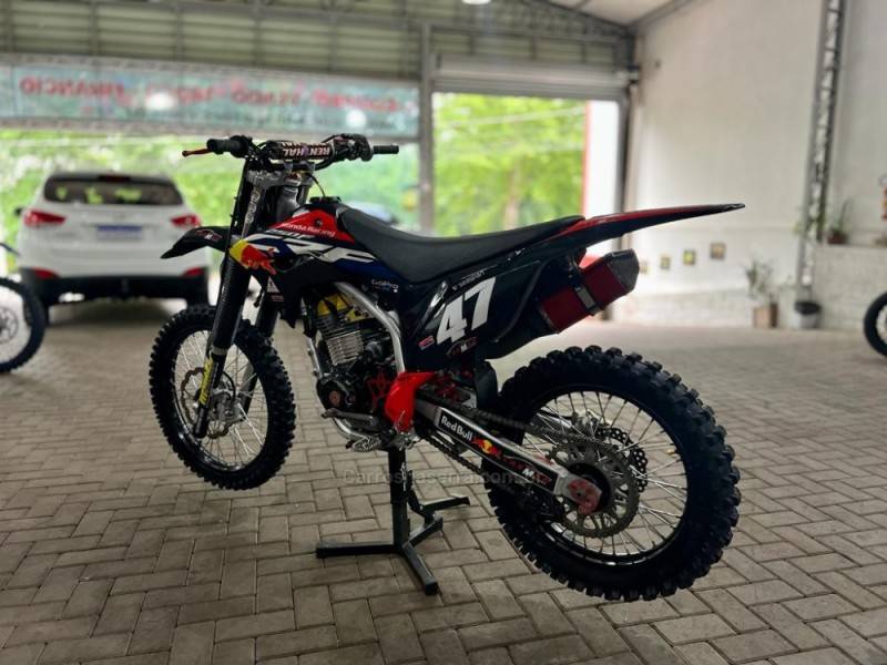 HONDA - CRF 250F - 2020/2020 - Preta - R$ 38.900,00