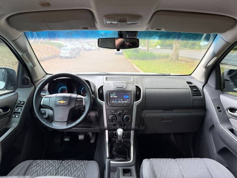 CHEVROLET - S10 - 2015/2016 - Branca - R$ 98.900,00