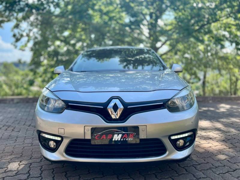 RENAULT - FLUENCE - 2014/2015 - Prata - R$ 42.900,00