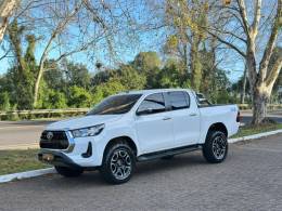 TOYOTA - HILUX - 2021/2021 - Branca - R$ 227.900,00