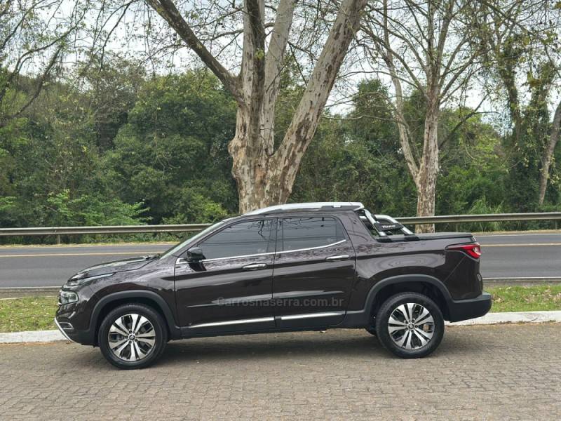 FIAT - TORO - 2021/2022 - Marrom - R$ 125.900,00