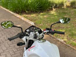 HONDA - CB 300R - 2014/2014 - Branca - R$ 16.900,00