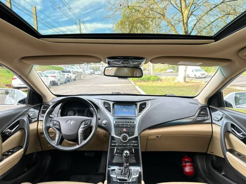 HYUNDAI - AZERA - 2014/2015 - Branca - R$ 99.900,00
