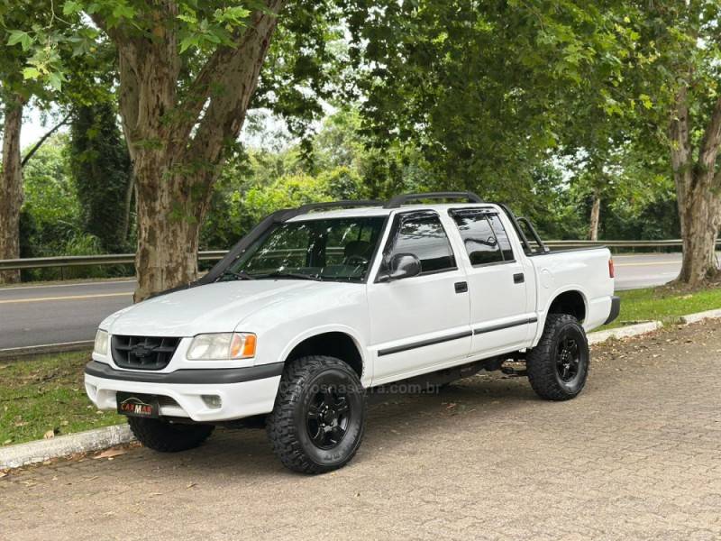 CHEVROLET - S10 - 2000/2000 - Branca - R$ 65.900,00