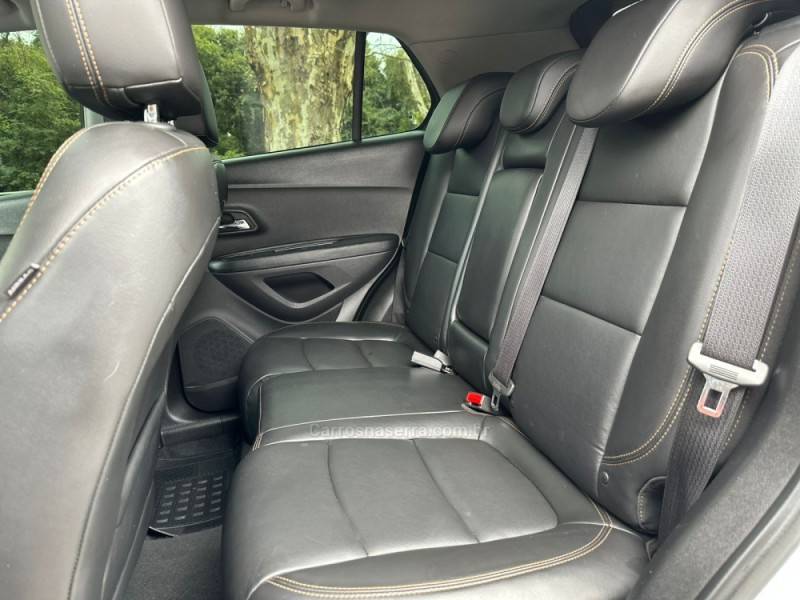 CHEVROLET - TRACKER - 2018/2019 - Branca - R$ 95.900,00