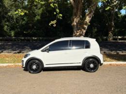 VOLKSWAGEN - UP - 2015/2016 - Branca - R$ 58.900,00
