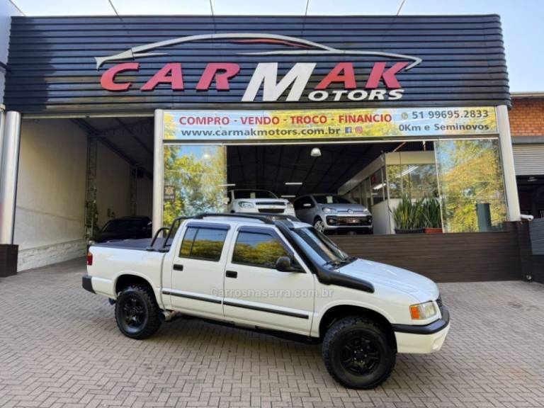 CHEVROLET - S10 - 2000/2000 - Branca - R$ 65.900,00