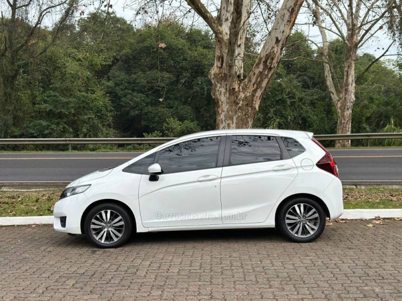 HONDA - FIT - 2015/2015 - Branca - R$ 69.900,00