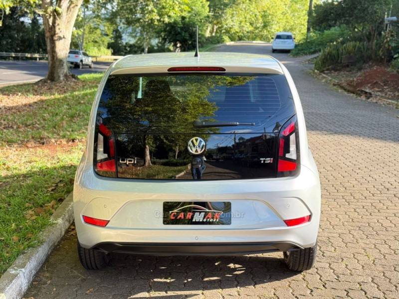 VOLKSWAGEN - UP - 2018/2018 - Prata - R$ 62.900,00