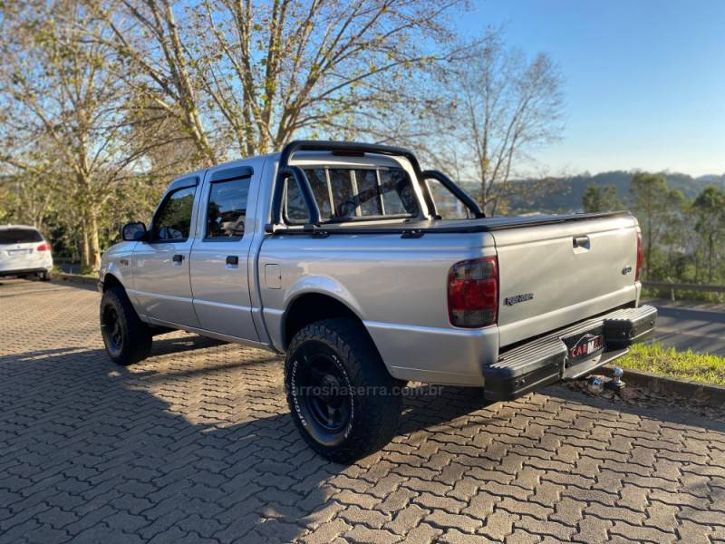 FORD - RANGER - 2002/2002 - Prata - R$ 49.900,00