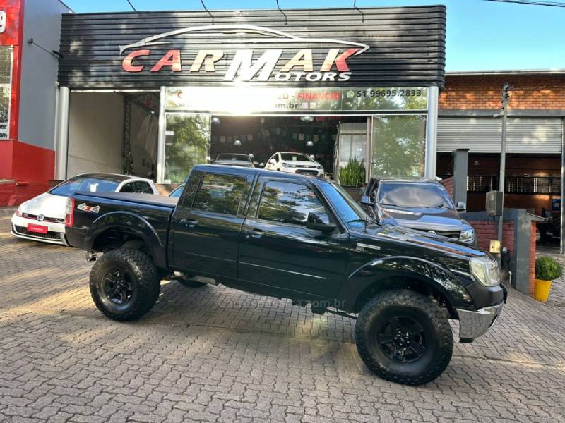 FORD - RANGER - 2010/2011 - Preta - R$ 96.900,00