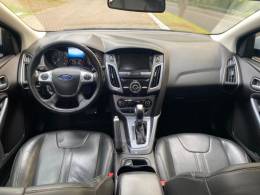 FORD - FOCUS - 2014/2015 - Branca - R$ 59.900,00