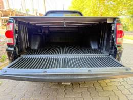 VOLKSWAGEN - SAVEIRO - 2009/2010 - Preta - R$ 39.900,00