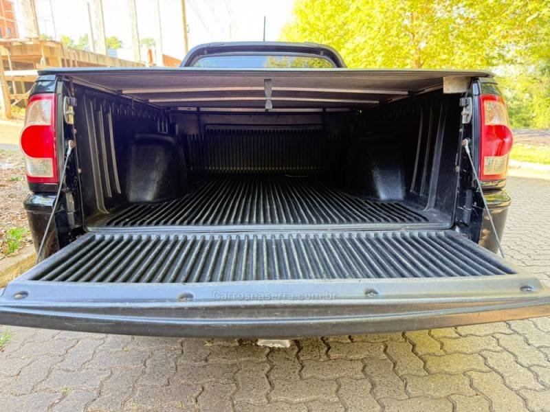 VOLKSWAGEN - SAVEIRO - 2009/2010 - Preta - R$ 39.900,00