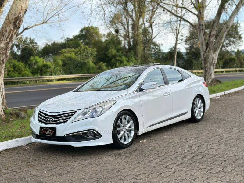 HYUNDAI - AZERA - 2014/2015 - Branca - R$ 99.900,00