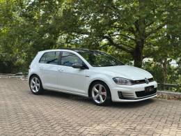 VOLKSWAGEN - GOLF - 2015/2016 - Branca - R$ 145.900,00