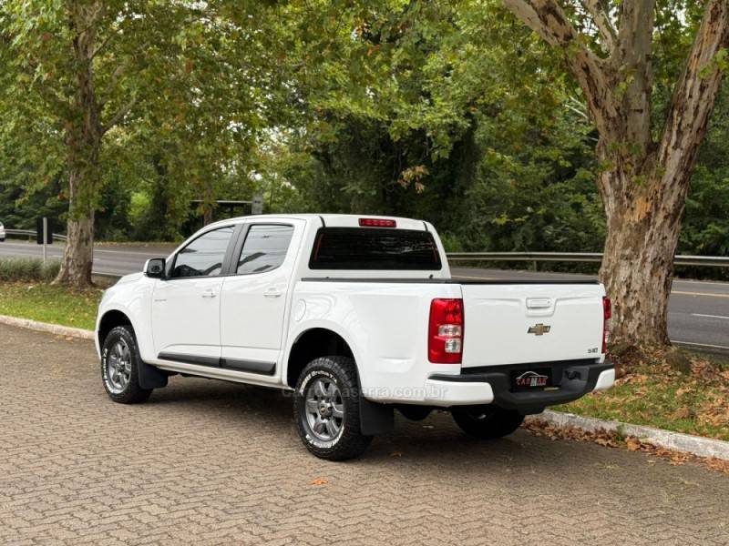 CHEVROLET - S10 - 2015/2016 - Branca - R$ 98.900,00
