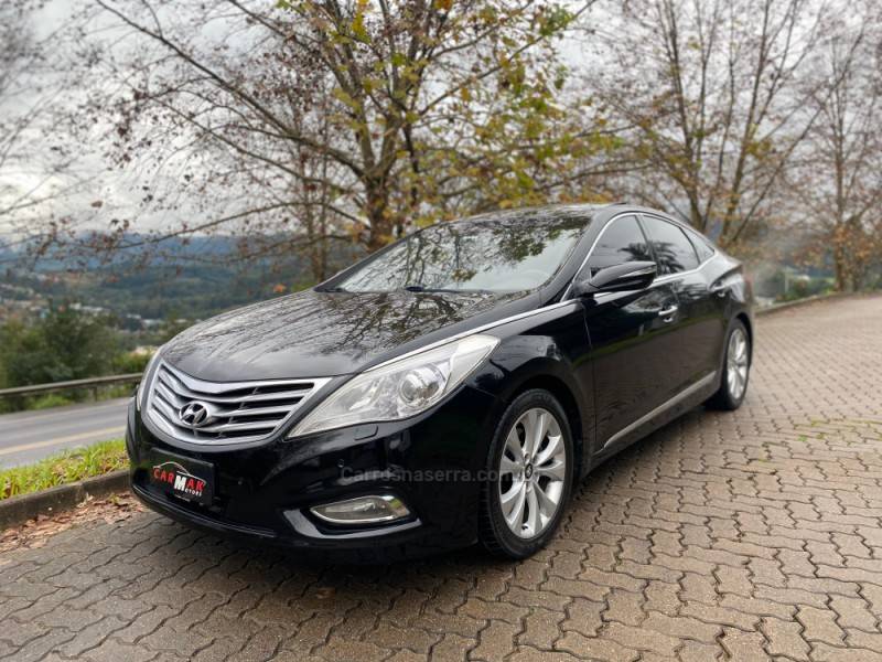 HYUNDAI - AZERA - 2013/2014 - Preta - R$ 85.900,00