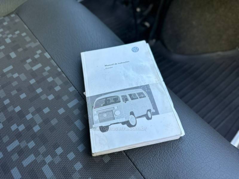 VOLKSWAGEN - KOMBI - 2013/2014 - Branca - R$ 67.900,00