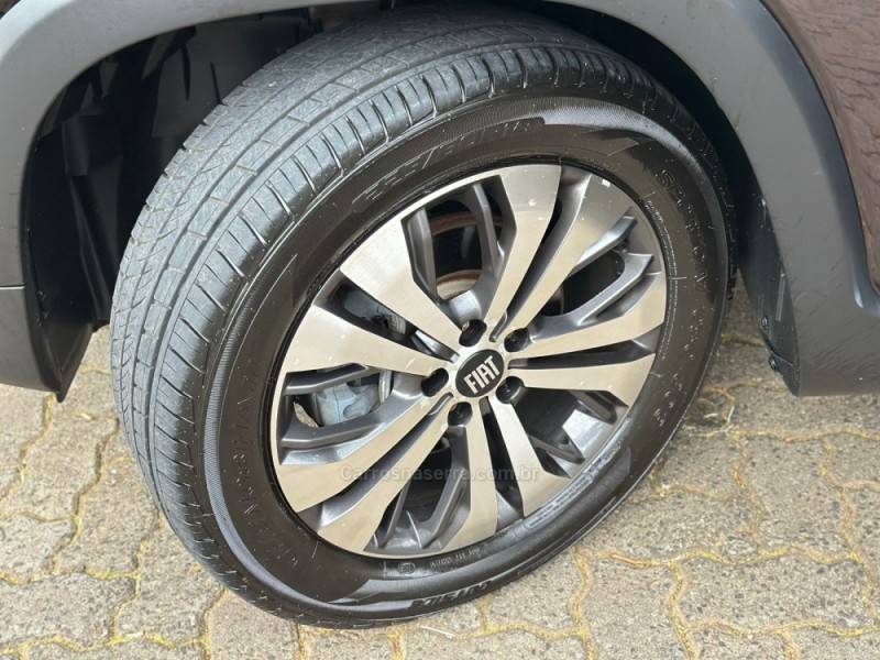 FIAT - TORO - 2021/2022 - Marrom - R$ 125.900,00