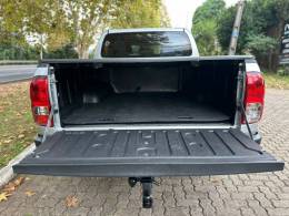 TOYOTA - HILUX - 2017/2017 - Prata - R$ 179.900,00