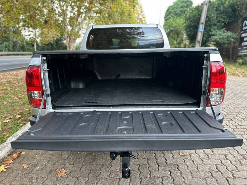 TOYOTA - HILUX - 2017/2017 - Prata - R$ 179.900,00