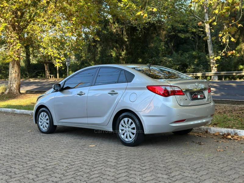 HYUNDAI - HB20S - 2014/2014 - Prata - R$ 57.900,00