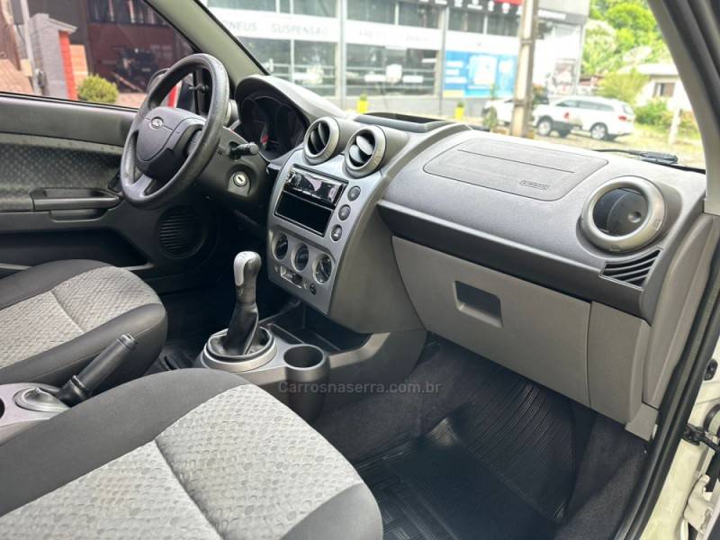 FORD - FIESTA - 2012/2013 - Branca - R$ 34.900,00