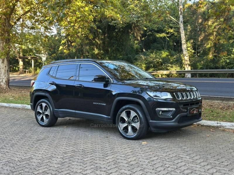 JEEP - COMPASS - 2017/2018 - Preta - R$ 98.900,00